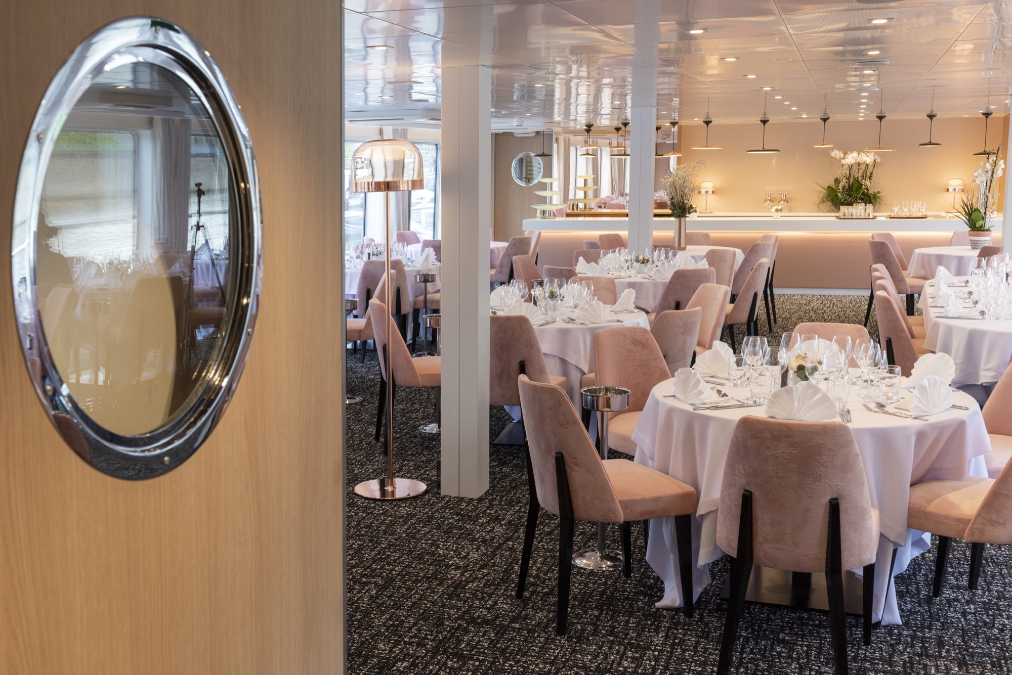 CroisiEurope MS Renoir Restaurant.jpg